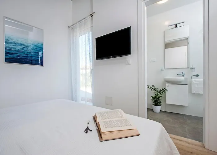 Mare, Istra, Relaxation, Private Pool, Bbq فيلة *
