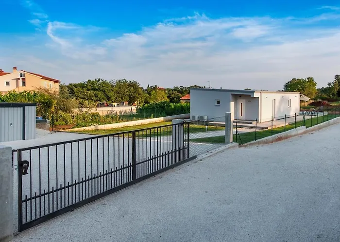 Mare, Istra, Relaxation, Private Pool, Bbq فيلة *