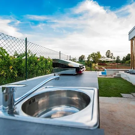 Mare, Istra, Relaxation, Private Pool, Bbq 别墅 Segotici